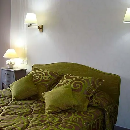 Hotel Logis Restaurant Le Gue Du Holme Saint-Loup (Manche)