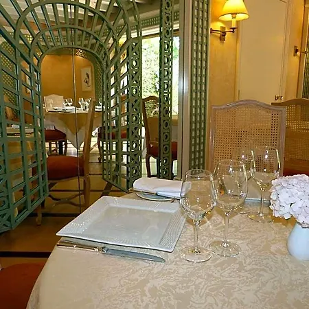 Logis Restaurant Le Gue Du Holme Hotel 3*