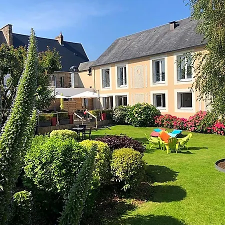 Logis Restaurant Le Gue Du Holme Hotel 3*