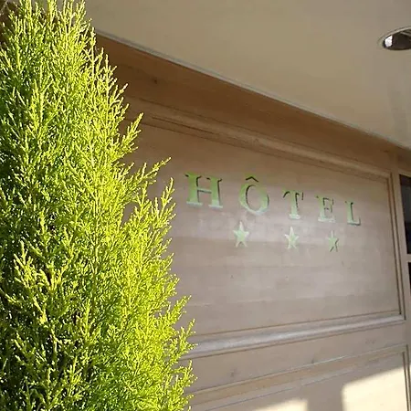 Logis Restaurant Le Gue Du Holme 3*