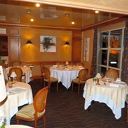 Logis Restaurant Le Gue Du Holme